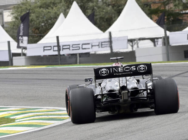 Lewis Hamilton (Mercedes W12) im Training zum Formel-1-Rennen in Brasilien 2021