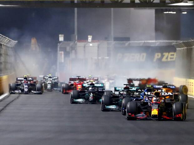Max Verstappen, Lewis Hamilton, Esteban Ocon Max Verstappen, Lewis Hamilton, Esteban Ocon
