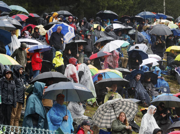 Fans im Regen von Spa 2021 Fans im Regen von Spa 2021
