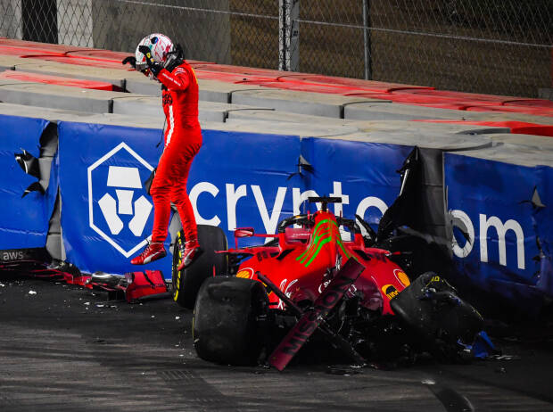 Charles Leclerc (Ferrari SF21) verunfallt im Training zum Formel-1-Rennen in Saudi-Arabien 2021
