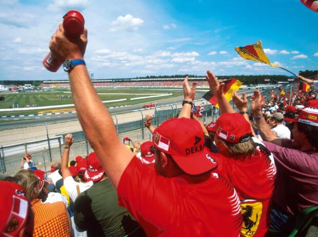 Formel-1-Fans von Michael Schumacher 1998 in Hockenheim Formel-1-Fans von Michael Schumacher 1998 in Hockenheim