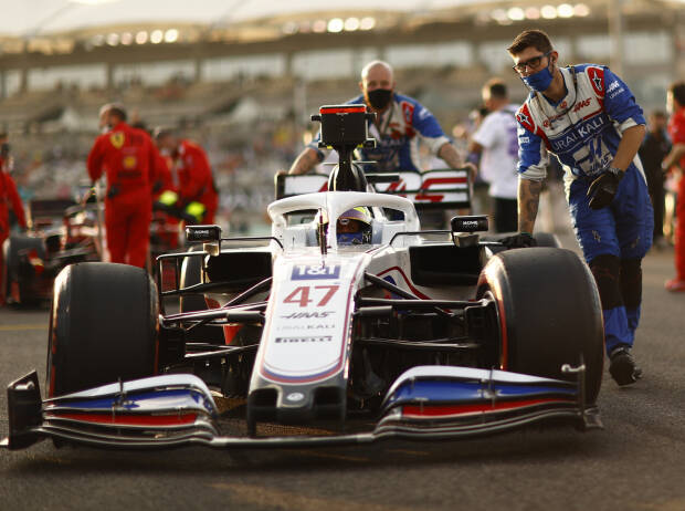 Mick Schumacher (Haas) vor dem Formel-1-Rennen in Abu Dhabi 2021