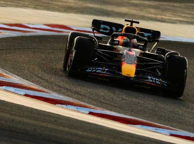 Max Verstappen (Red Bull RB18) bei den Formel-1-Testfahrten in Bahrain 2022
