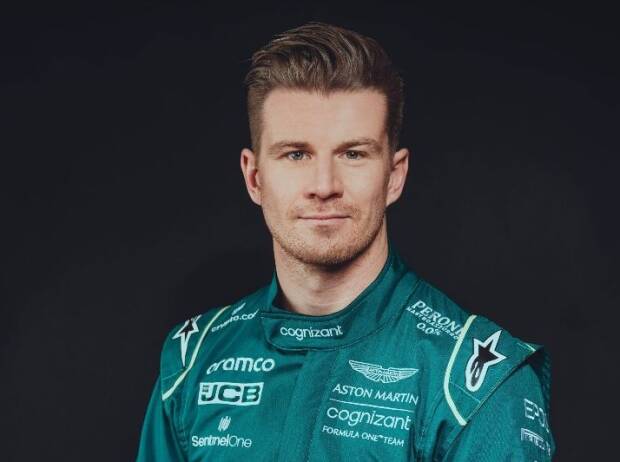Nico Hülkenberg 2022 im Rennanzug von Aston Martin in der Formel 1