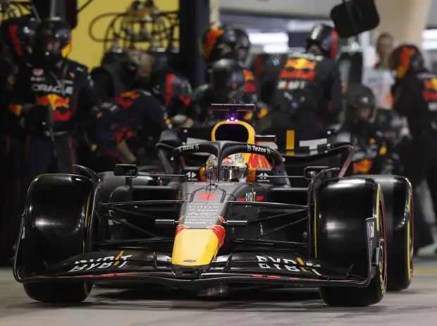 Foto zur News: Desaster hoch zwei! Benzinzufuhr legt beide Red Bull in Bahrain lahm