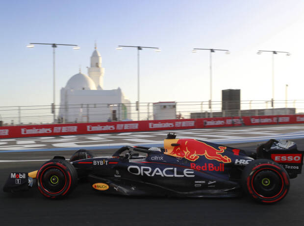 Max Verstappen (Red Bull) im Freien Training zum Formel-1-Rennen in Dschidda 2022