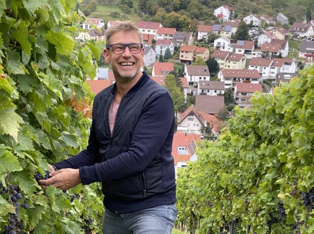 Bernd Mayländer auf seinem eigenen Weingut im Remstal