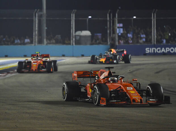 Sebastian Vettel, Charles Leclerc, Max Verstappen beim Formel-1-Rennen in Singapur 2019