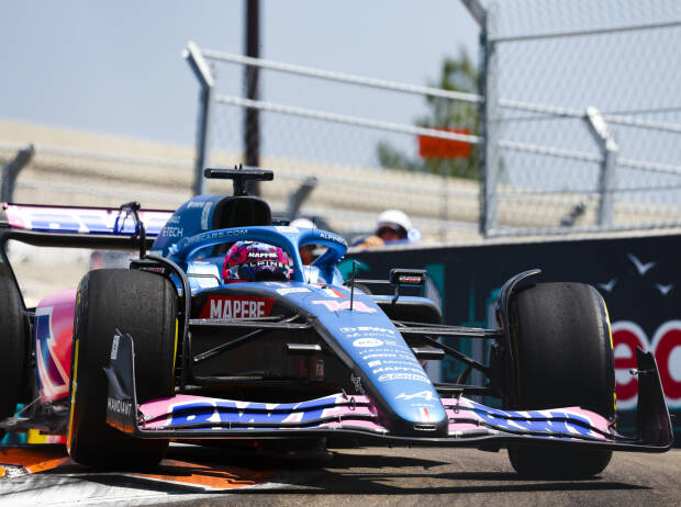 Fernando Alonso (Alpine A522) im Freien Training zum Formel-1-Rennen in Miami 2022