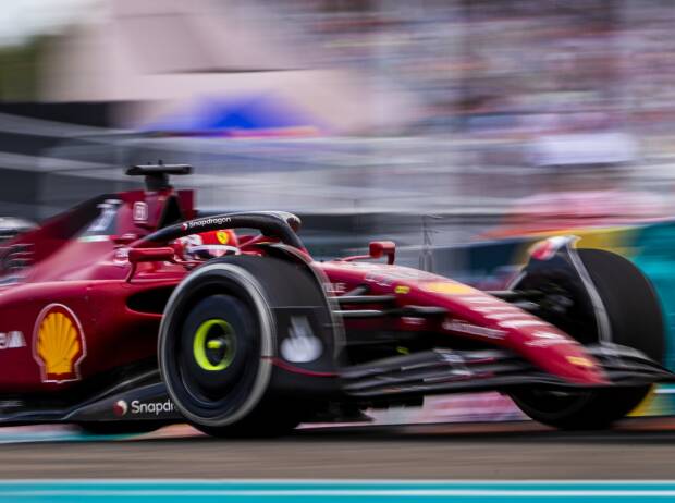 Charles Leclerc im Ferrari F1-75 beim Formel-1-Rennen 2022 in Miami Charles Leclerc im Ferrari F1-75 beim Formel-1-Rennen 2022 in Miami