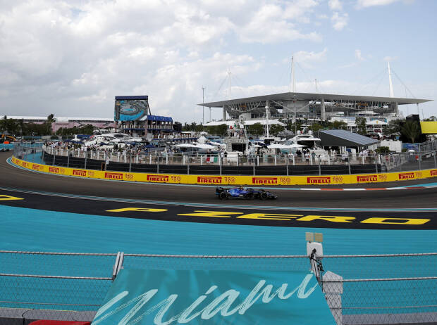 Carlos Sainz, Nicholas Latifi, Sergio Perez Carlos Sainz, Nicholas Latifi, Sergio Perez