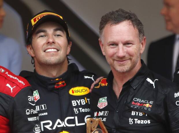 Sergio Perez und Christian Horner bei der Siegerehrung zum Grand Prix von Monaco 2022 Sergio Perez und Christian Horner bei der Siegerehrung zum Grand Prix von Monaco 2022