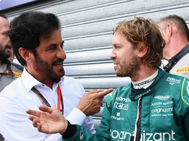 FIA-Präsident Mohammed bin Sulayem mit Formel-1-Fahrer Sebastian Vettel