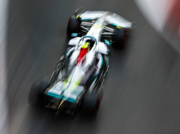 Lewis Hamilton (Mercedes W13) im Qualifying zum Formel-1-Rennen in Baku 2022