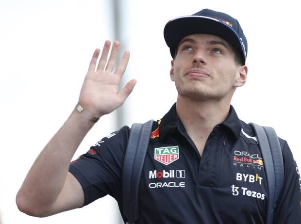 Max Verstappen winkt den Fans beim Kanada-Grand-Prix 2022 in Montreal Max Verstappen winkt den Fans beim Kanada-Grand-Prix 2022 in Montreal