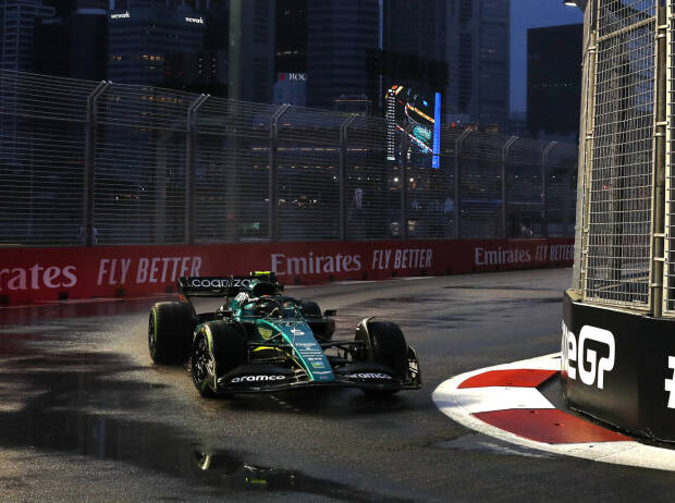 Sebastian Vettel (Aston Martin AMR22) im Training zum Formel-1-Rennen in Singapur 2022