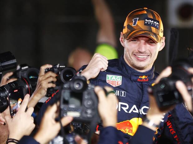 Max Verstappen wird fotografiert nach dem Formel-1-Rennen in Suzuka 2022