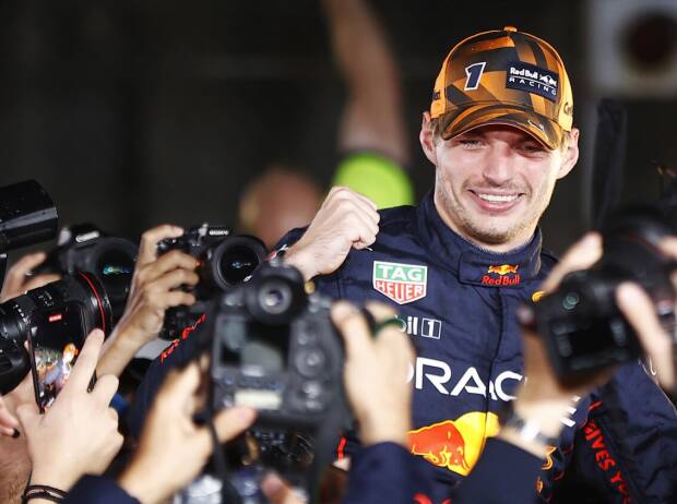 Max Verstappen wird fotografiert nach dem Formel-1-Rennen in Suzuka 2022 Max Verstappen wird fotografiert nach dem Formel-1-Rennen in Suzuka 2022