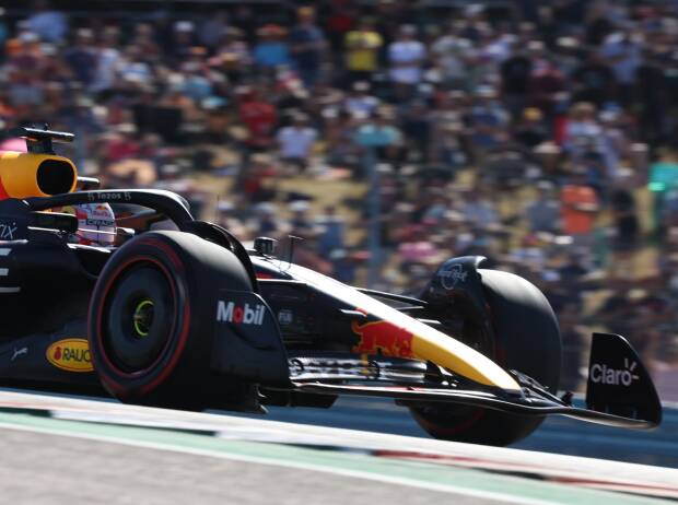Max Verstappen im Red Bull RB18 im Formel-1-Training in Austin 2022 Max Verstappen im Red Bull RB18 im Formel-1-Training in Austin 2022