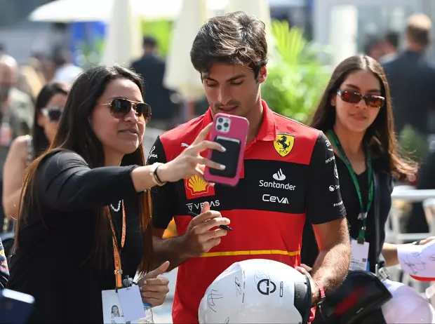 Foto zur News: Gedränge im Mexiko-Paddock: Formel-1-Fahrer fordern von Fans mehr Respekt