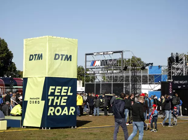 Foto zur News: Gedränge im Mexiko-Paddock: Formel-1-Fahrer fordern von Fans mehr Respekt