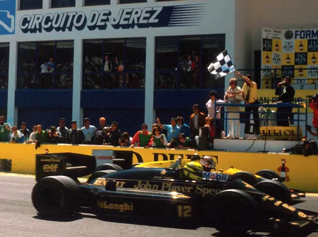 Foto zur News: Ayrton Sennas Formel-1-Autos: McLaren MP4/4, Lotus 97T und mehr