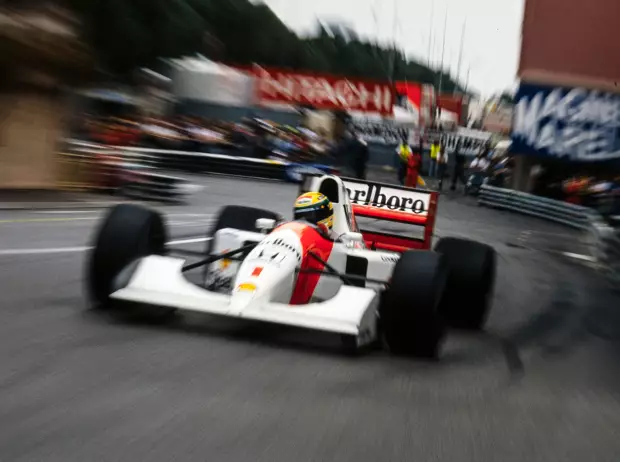 Foto zur News: Ayrton Sennas Formel-1-Autos: McLaren MP4/4, Lotus 97T und mehr