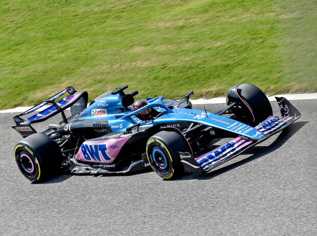 Esteban Ocon (Alpine A523) bei den Formel-1-Testfahrten in Bahrain 2023
