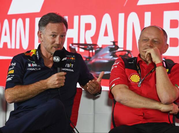 Christian Horner (Red Bull) und Frederic Vasseur (Ferrari) bei der Teamchef-PK in Bahrain 2023