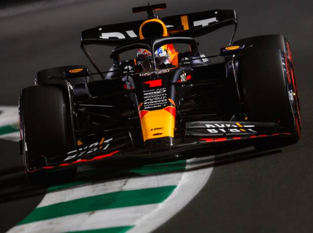 Max Verstappen im Red Bull RB19 im Formel-1-Freitagstraining in Dschidda 2023 Max Verstappen im Red Bull RB19 im Formel-1-Freitagstraining in Dschidda 2023