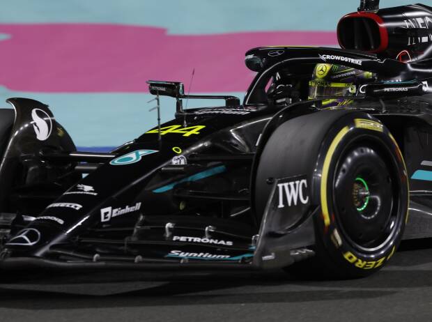 Lewis Hamilton im Mercedes W14 im Formel-1-Freitagstraining in Dschidda 2023 Lewis Hamilton im Mercedes W14 im Formel-1-Freitagstraining in Dschidda 2023