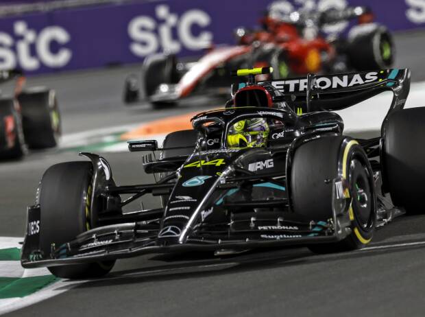 Lewis Hamilton im Mercedes W14 im Formel-1-Rennen 2023 in Dschidda Lewis Hamilton im Mercedes W14 im Formel-1-Rennen 2023 in Dschidda