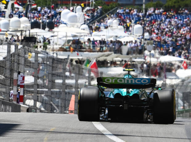Fernando Alonso (Aston Martin AMR23) beim Training zum Formel-1-Rennen in Monaco 2023