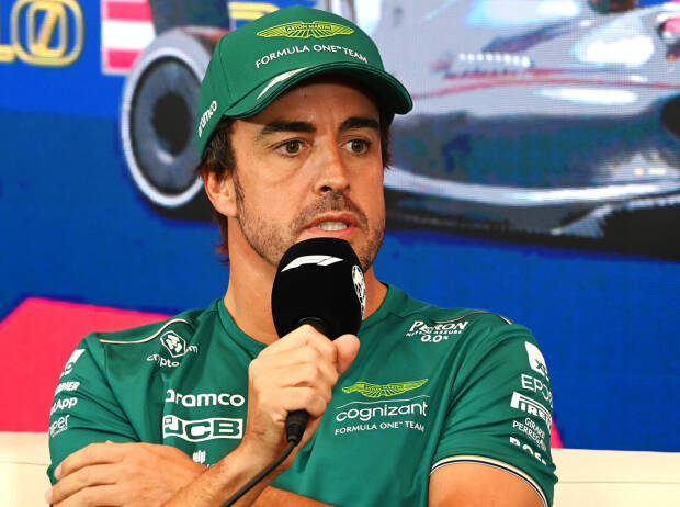 Fernando Alonso (Aston Martin) vor dem Formel-1-Rennen in Spielberg 2023