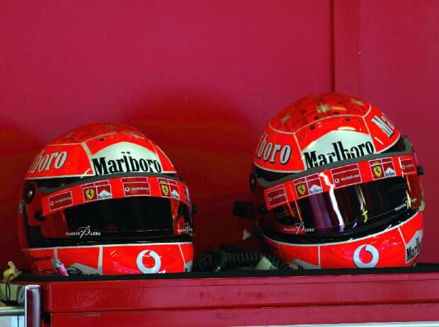 Helme von Michael Schumacher aus der Formel-1-Saison 2003