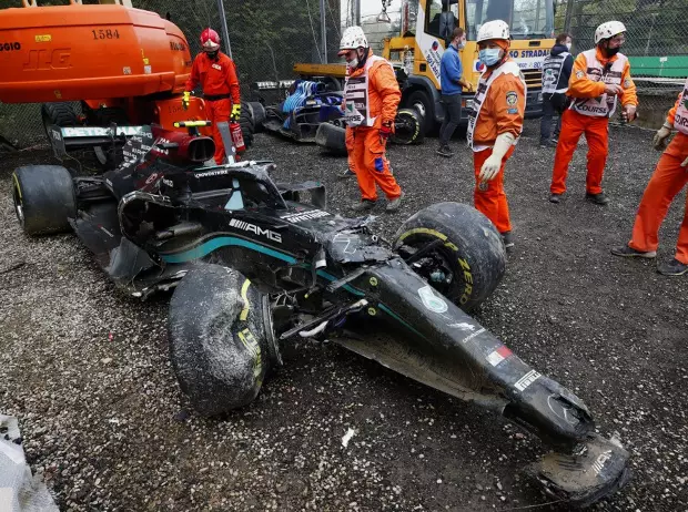 Foto zur News: Wie Mercedes George Russell nach dem Singapur-Crash wieder aufgebaut hat