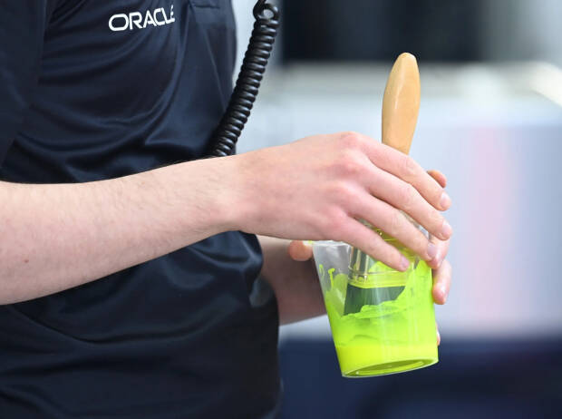 Foto zur News: Erklärt: Was sind Flow-Vis und Aero-Rakes bei den Formel-1-Testfahrten?