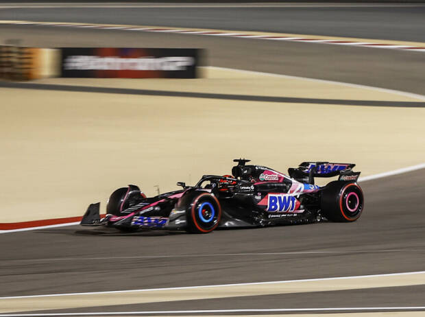 Esteban Ocon (Alpine A524) im Qualifying zum Formel-1-Rennen in Bahrain 2024