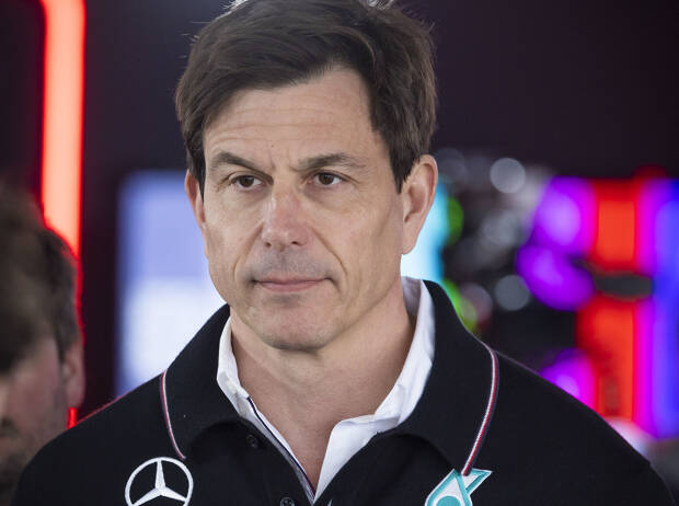 Foto zur News: Mercedes tritt auf der Stelle: Meilenweit von Red Bull und Ferrari entfernt