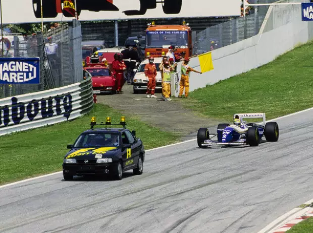 Foto zur News: Im Opel Vectra vor dem Feld: So erlebte der Safety-Car-Fahrer Imola 1994