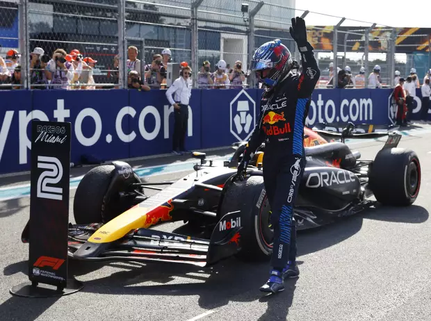 Foto zur News: Verstappen-Performance: War es wirklich ein Schaden am Unterboden?