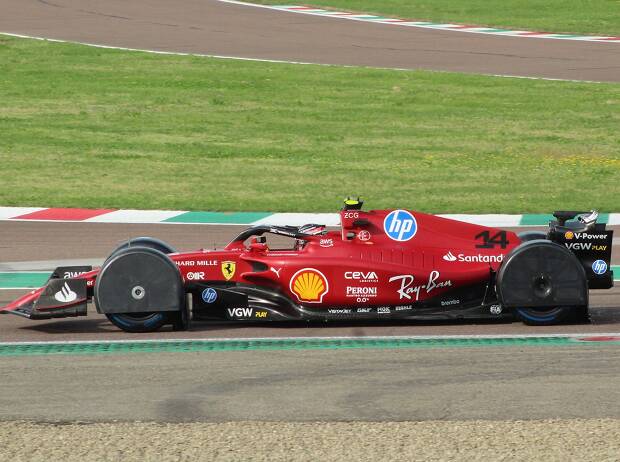 Foto zur News: Im Auftrag von FIA und Pirelli: Ferrari testet Formel-1-Reifenverkleidung