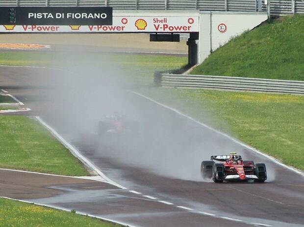 Foto zur News: Im Auftrag von FIA und Pirelli: Ferrari testet Formel-1-Reifenverkleidung