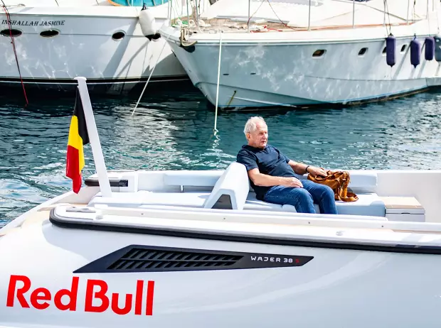 Foto zur News: Verstappen im Bummelzug gefangen: Marko rätselt über "Russell-Taktik"