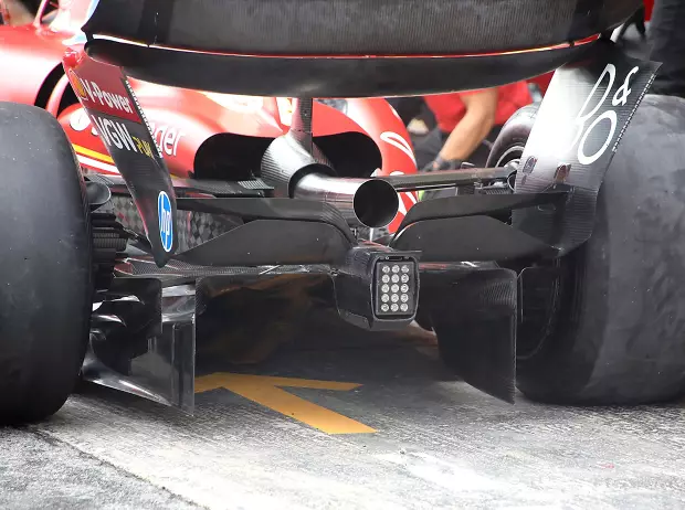 Foto zur News: Updates Barcelona: Die Mega-Pakete von Ferrari und Red Bull
