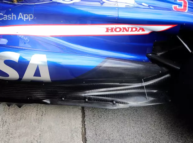 Foto zur News: Updates Barcelona: Die Mega-Pakete von Ferrari und Red Bull