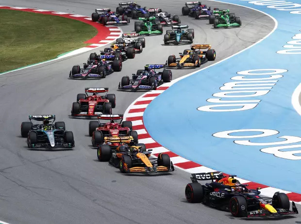Foto zur News: Hamilton entspannt nach erstem Podium: "Ein paar Zehntel fehlen noch"