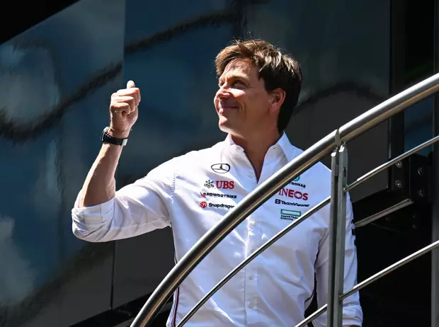 Foto zur News: Trotz Verstappen-"Ja" zu Red Bull: Warum Wolff die Hoffnung nicht aufgibt