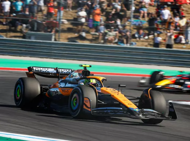 Foto zur News: McLaren-Teamchef Andrea Stella ärgert sich über 