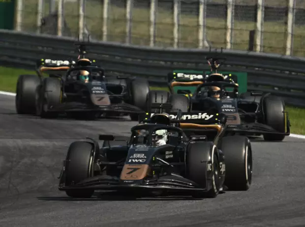 Foto zur News: Onboard-Aufnahmen veröffentlicht: Brad Pitt fährt Formel-1-McLaren in Austin